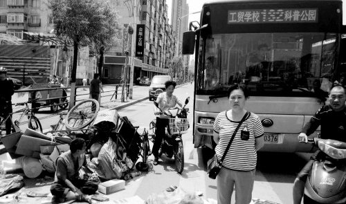 时间:昨日中午 地点:东北大马路